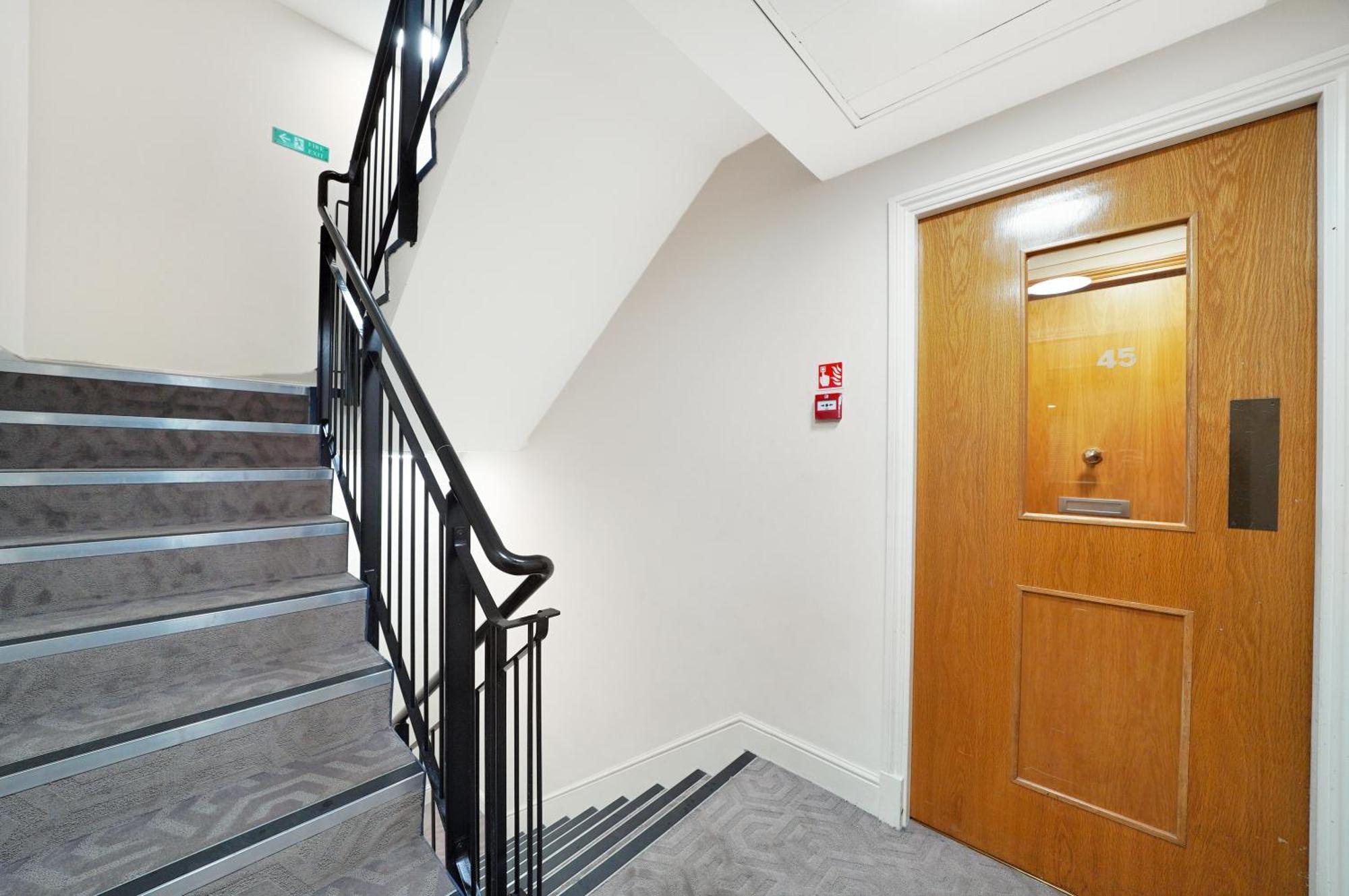 Luxury 3-bed With Private Garden En-suites & Underground Parking Prime Nw6 Location Appartamento *